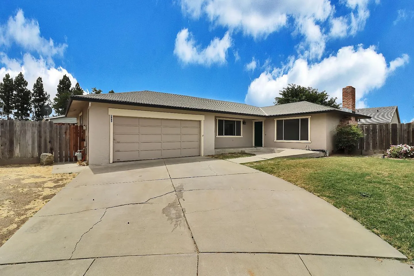 931 Apple Ct photo 1