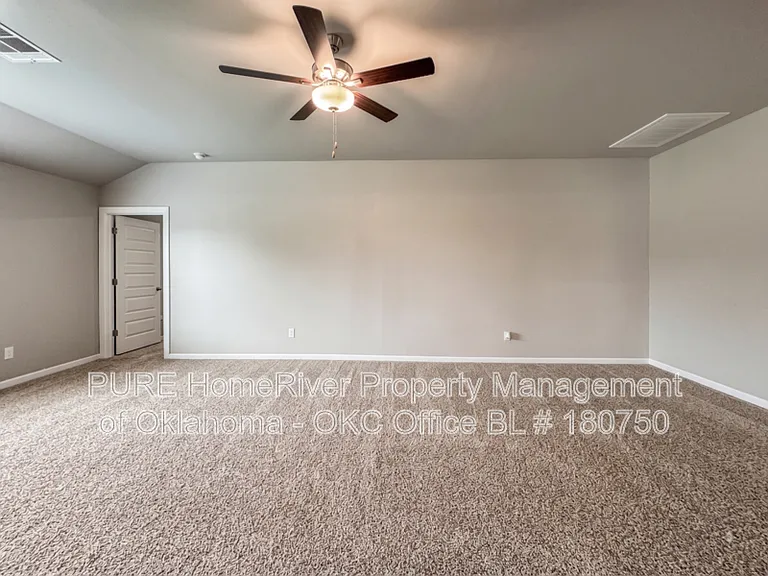 2516 Rosewood Ln — Photo 7