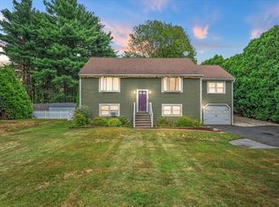 3 Cottage Ln, Amesbury, MA 01913
