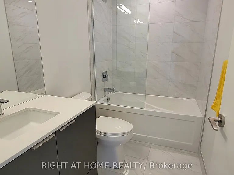 15 Queens Quay E #2404 — Photo 16