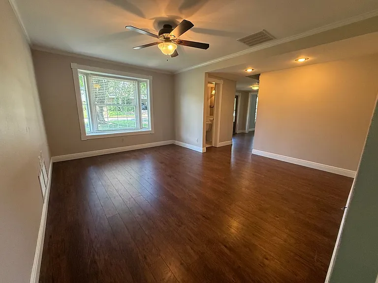 905 Poinciana Dr — Photo 8