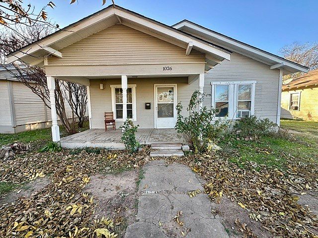 1st image of 1026 Poplar St