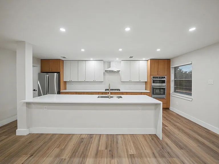 2709 Oak Cir — Photo 16