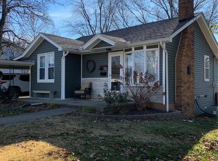 702 E Main St, Steeleville, IL