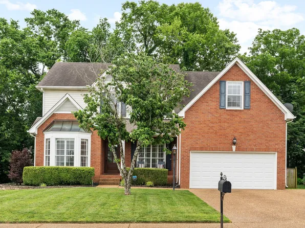 5005 Stonemeade Dr, Nashville, TN 37221
