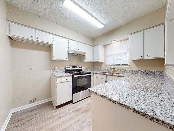 5th image of 504 Matt Ln #506