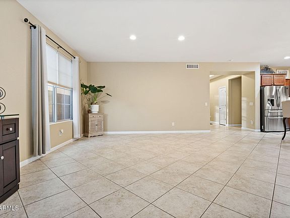 3rd image of 9423 N IRISH Court