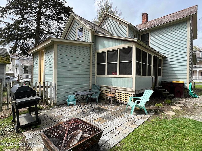 4th image of 7 Gilmore Ave.