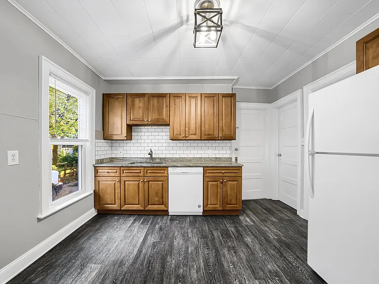 36 Callodine Ave #1 — Photo 31