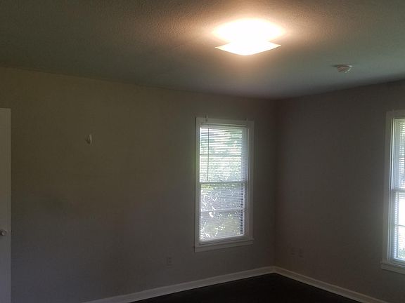 5th image of 1203 Park Ave