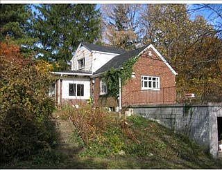 2nd image of 724 Dutch Hill Rd