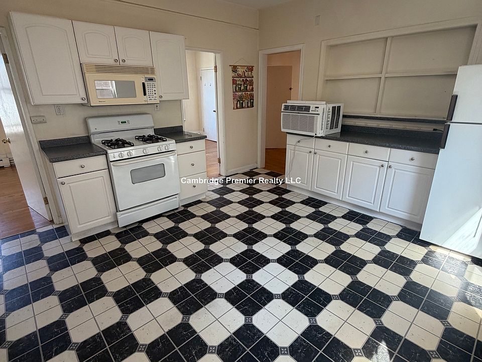 1st image of 214 Broadway #2