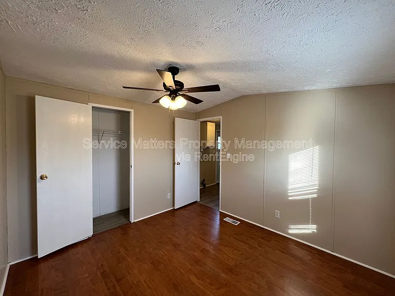 4819 Douglas Dr — Photo 8