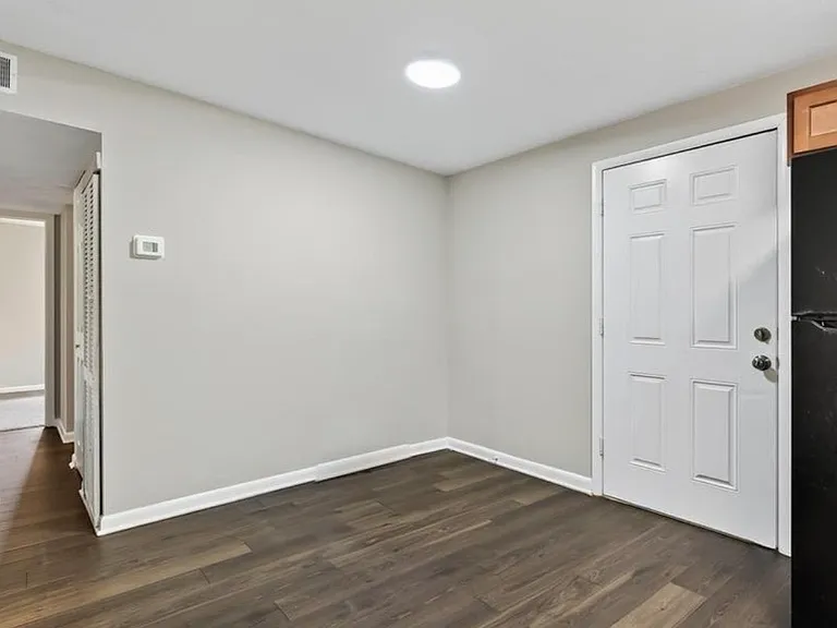 2846 W 8th St — Photo 13