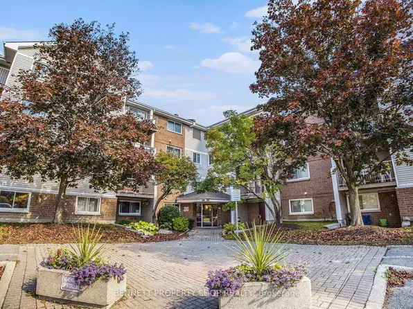 280 Brittany Dr #106, Ottawa, ON K1K 4M4