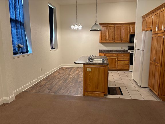 3rd image of 726 S 9th St #8