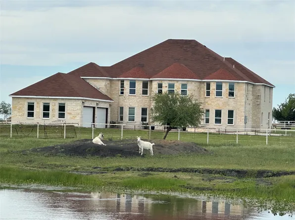 241 Gentry Rd, Ennis, TX 75119