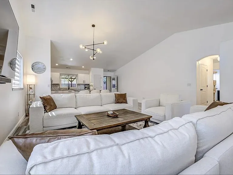 214 S Belfair Pl — Photo 16