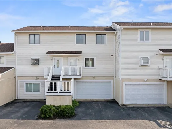 14 Cantamar Ct, Hampton, VA 23664