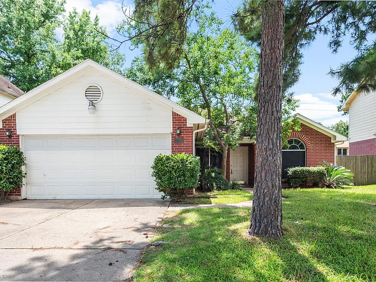 3006 Quail Run Dr — Photo 1