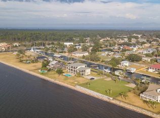 2671 Del Mar Dr, Gulf Breeze, FL 32563