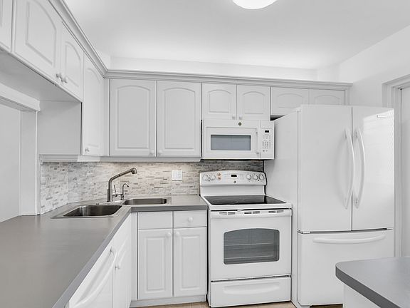 4th image of 410 N FEDERAL Highway N #616