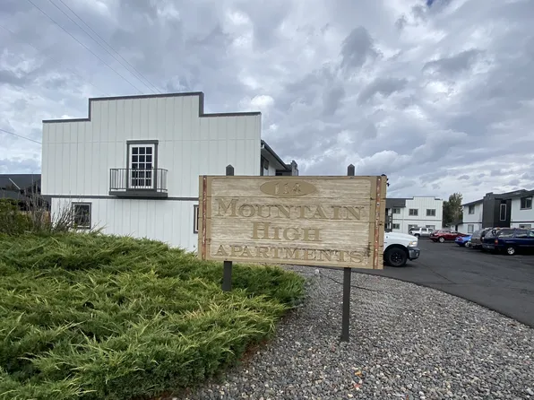 114 W Adams Ave, Sisters, OR