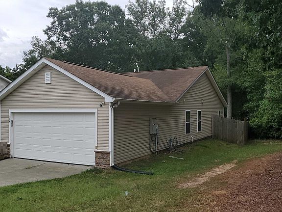 2nd image of 104 Carywood Dr