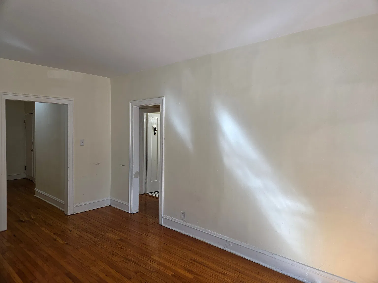 2 bed, 1000 sqft, $1,750 — Photo 4