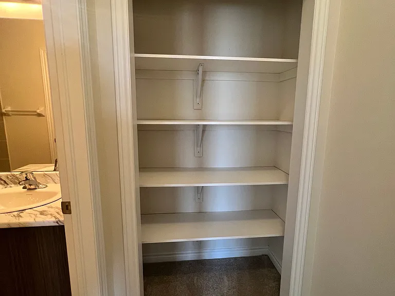 30 Halliford Pl E #208 — Photo 8