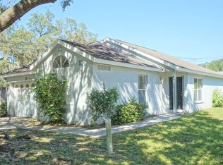 927 Cape Cod Cir, Valrico, FL 33594