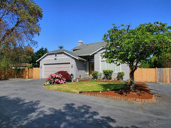 2nd image of 7425 204th St SW