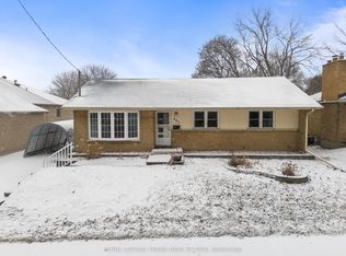 447 Ridgeway Ave, Oshawa, ON L1J 2V8