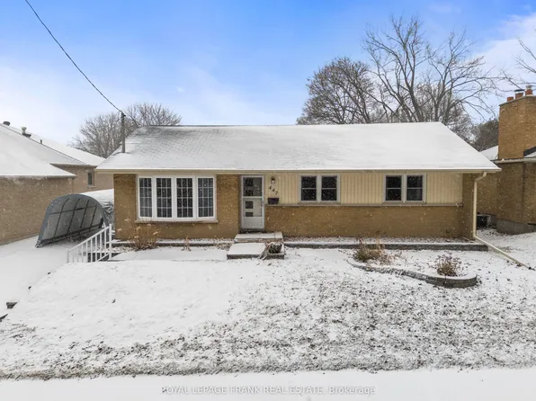447 Ridgeway Ave, Oshawa, ON L1J 2V8