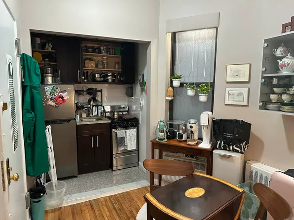 330 East 90th Street image 1 of 8