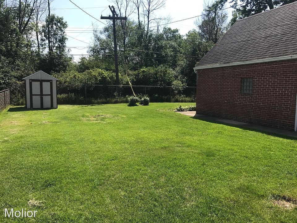 2nd image of 129 E Grand Blvd