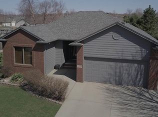 1928 E 63rd St, Sioux Falls, SD 57108
