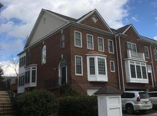 26065 Nimbleton Sq, Chantilly, VA 20152