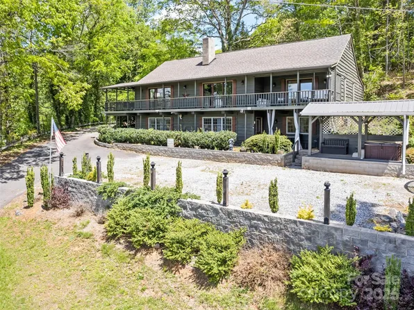 62 Cosmic Ln, Waynesville, NC 28786