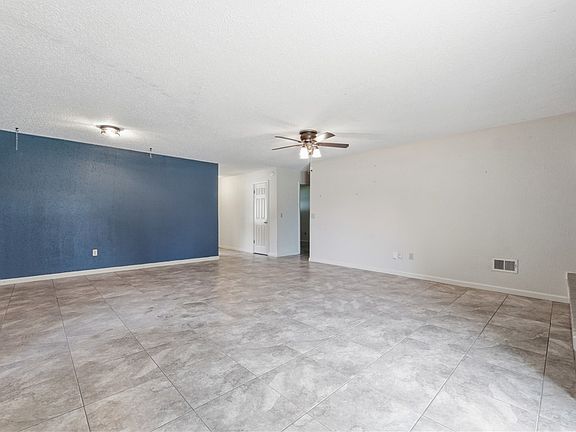 4th image of 406 Eastgate St