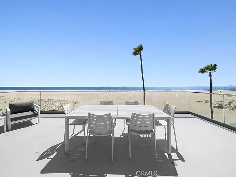 800 W Oceanfront — Photo 15