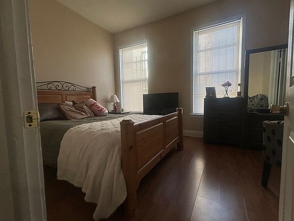 5th image of 608 S Oakley Blvd