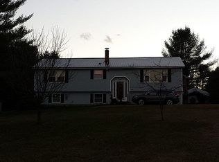 142 S Strong Rd, Farmington, ME 04938