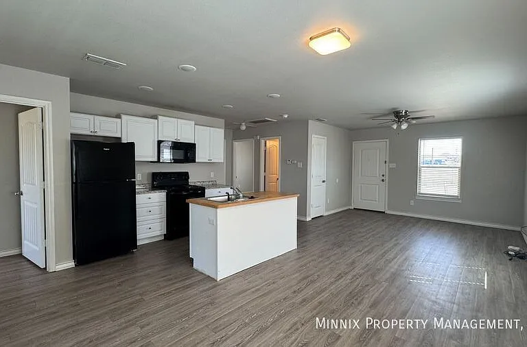 4319 E 61st St — Photo 9