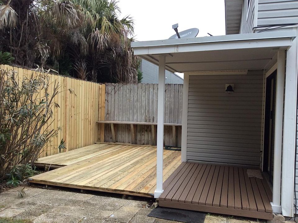 1st image of 423 Waterway Ln