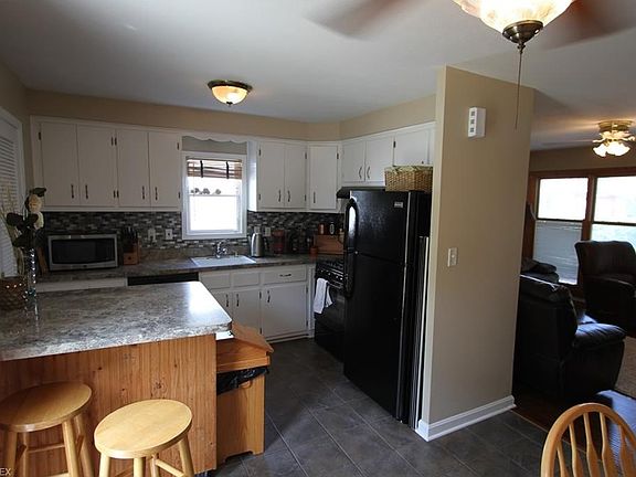 5th image of 29815 W Willowick Dr