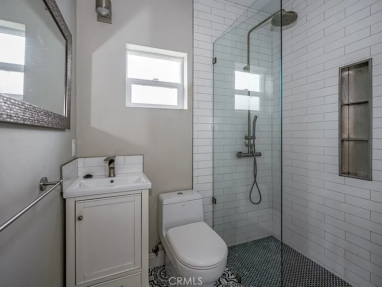 5940 Simpson Ave — Photo 6