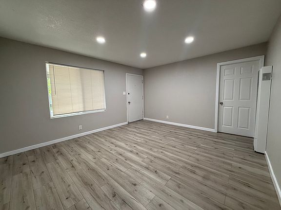 2nd image of 1950 Juliesse Ave
