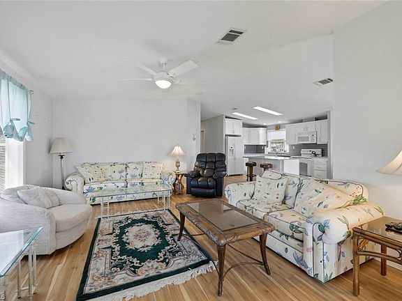 5th image of 550 Charlemagne BLVD