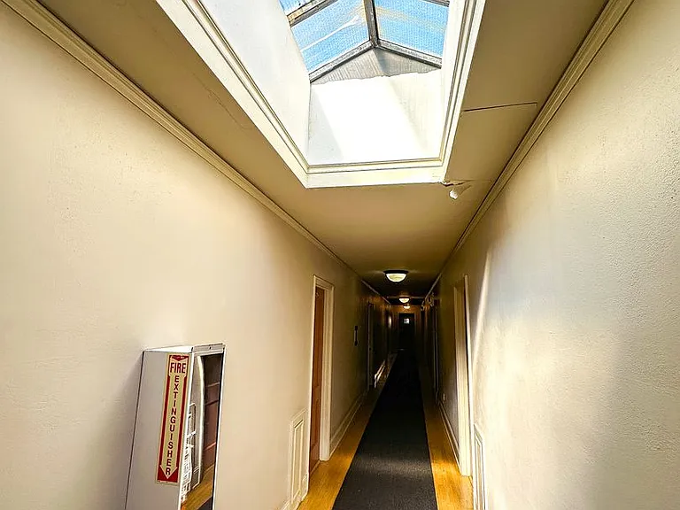 Embassy Apartments — Photo 57